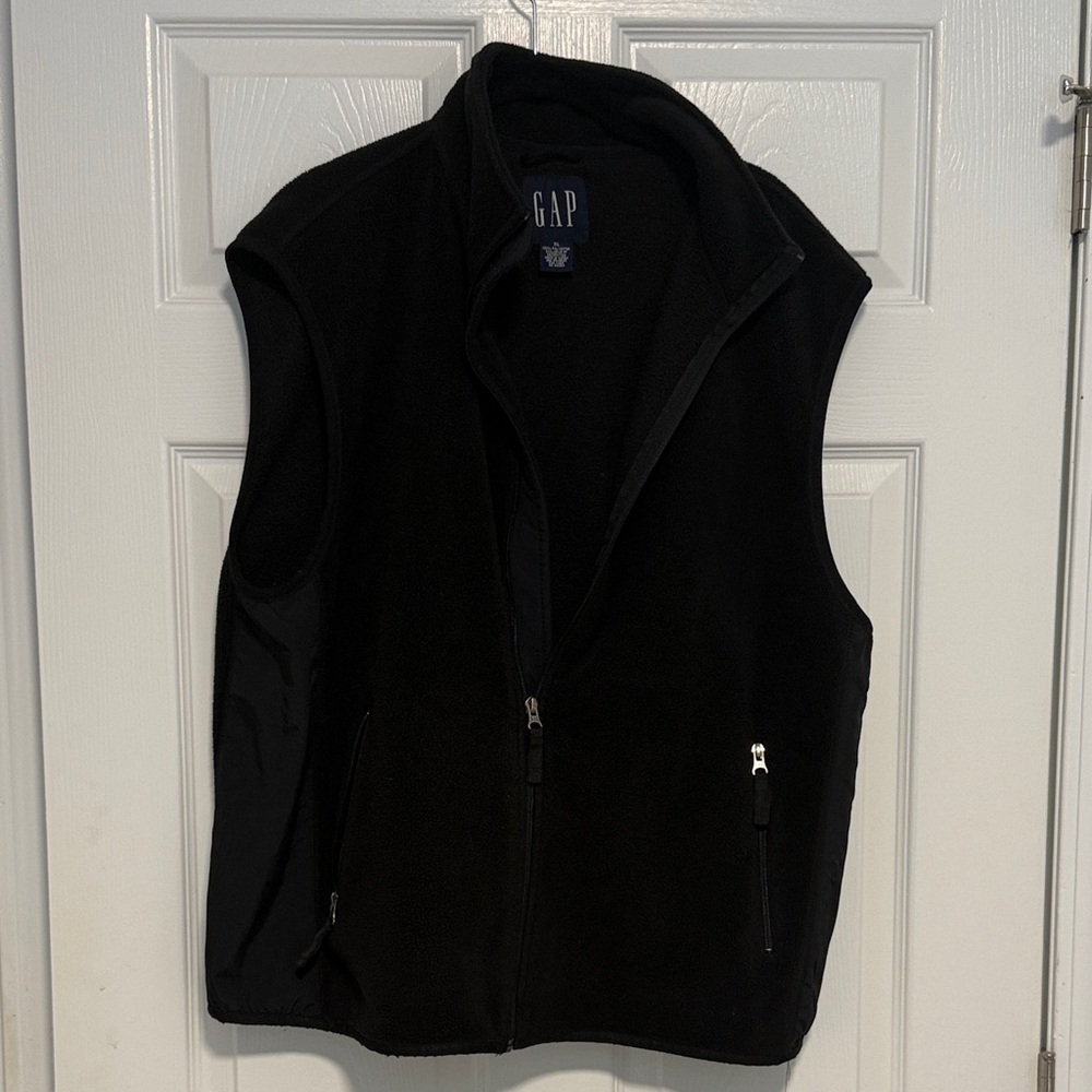 GAP Men's Midnight Black Vest